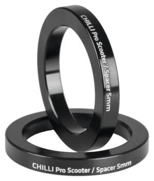 Chilli Spacer 5mm schwarzer Steuersatz-Abstandhalter in Nahaufnahme mit weißem CHILLI-Logo