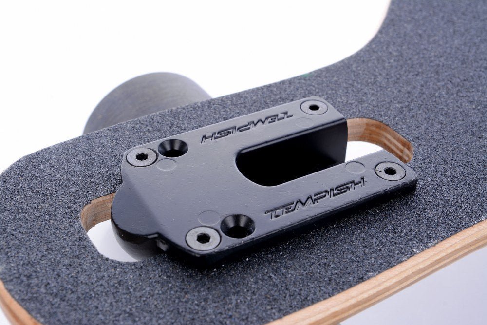 Onderzijde Tempish Bohemia II longboard met houtnerf graphics